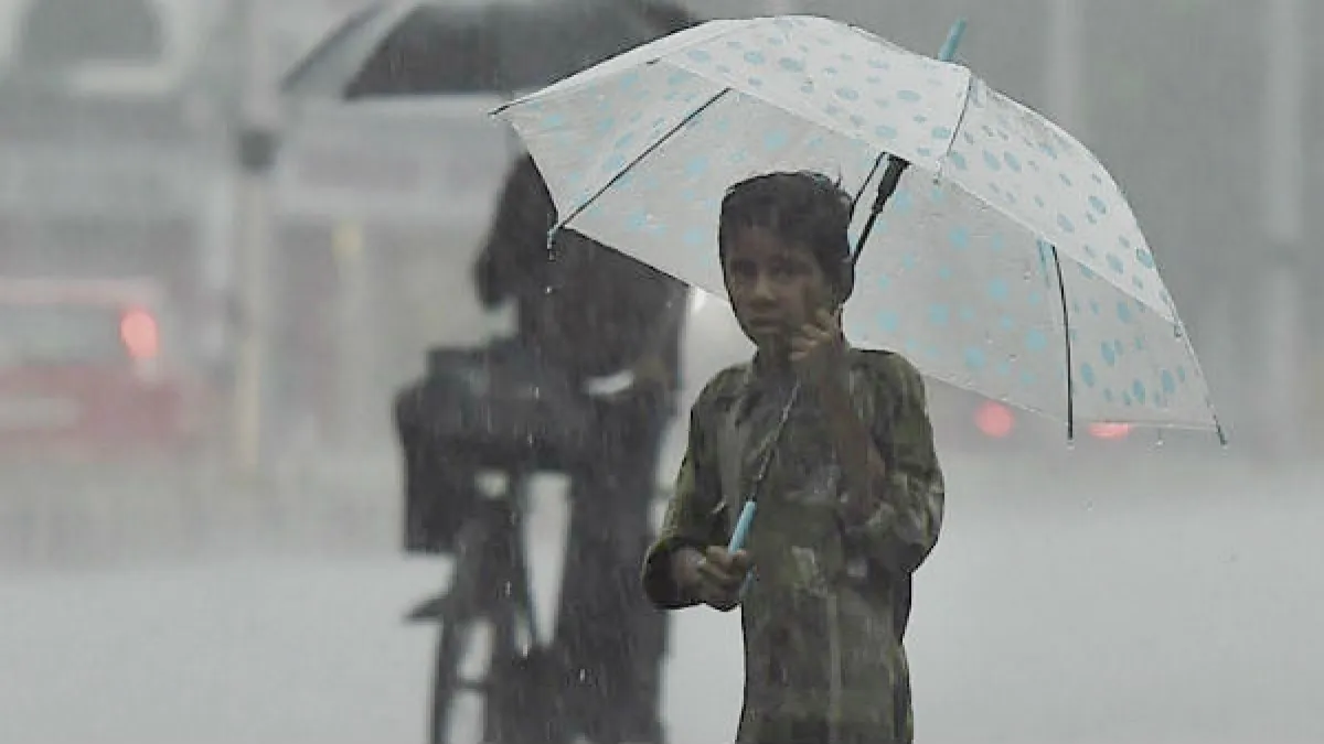 আবহাওয়ার খবর: ফের ঘূর্ণাবর্তের চোখ রাঙানি, উত্তরবঙ্গ থেকে দক্ষিণবঙ্গের  ওয়েদার রিপোর্ট একনজরে | atest weather update of Kolkata, West Bengal,  India 25 August 2021 in Bengali - Bengali Oneindia