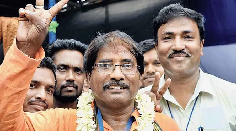 BJP | Bangladesh unrest fuels CAA chant by BJP MP agannath Sarkar -  Telegraph India