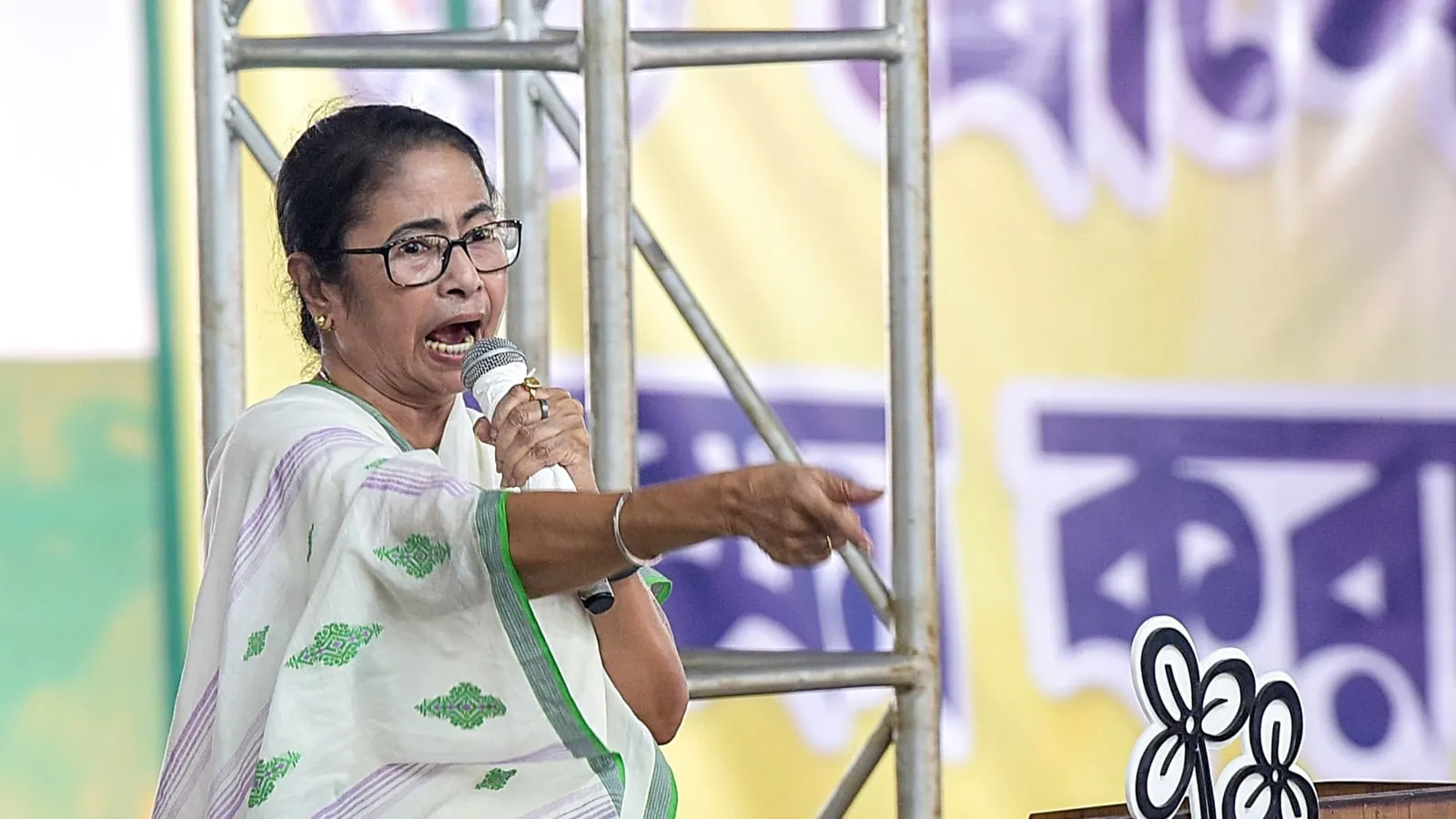 Complaint filed against Mamata Banerjee over 'if you burn' warning to PM  Modi | Latest News India - Hindustan Times