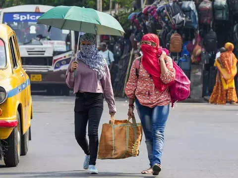 Kolkata sizzles - In pics: Kolkata sizzles with unending heatwaves; What  IMD weather prediction says | The Economic Times