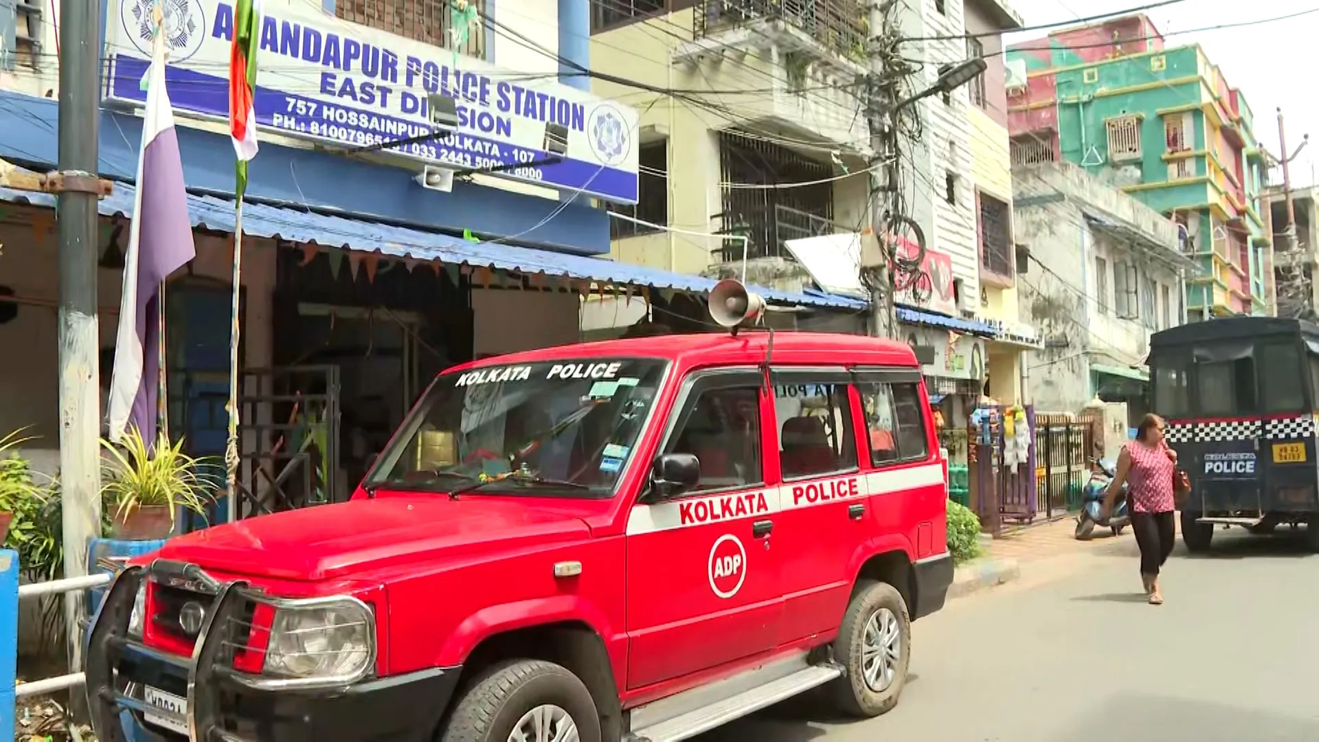 Police Of Anandapur Station Allegedly Got Beaten While On Investigation At  A Pub | Police Assaulted:তদন্তে গিয়ে 'আক্রান্ত' পুলিশই, আনন্দপুরের ঘটনায়  চাঞ্চল্য