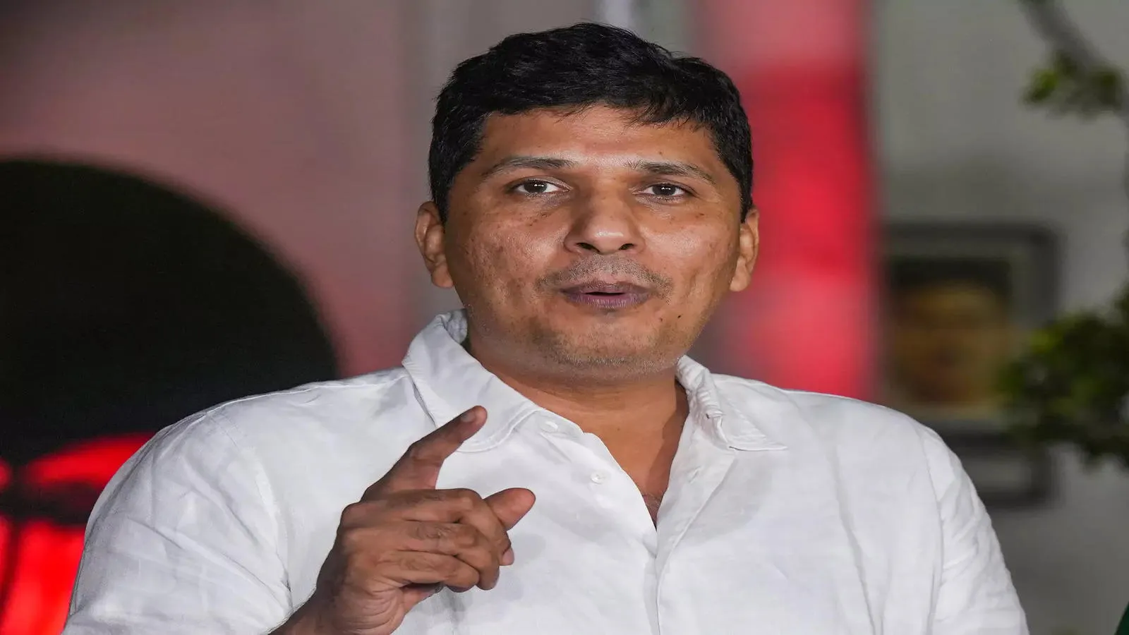 saurabh bhardwaj: AAP leader Saurabh Bhardwaj says Governors must not hold  bills indefinitely - The Economic Times