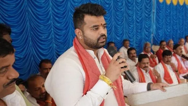 Prajwal Revanna, father booked for 'sexual harassment, stalking';  complainant says JDS MP 'had vulgar conversations...' | Mint