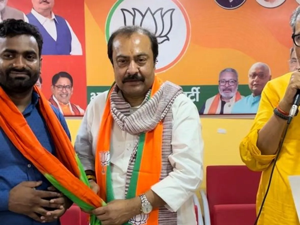 BJP candidate Vivek Thakur interacted with young voters | भाजपा प्रत्याशी विवेक  ठाकुर युवा वोटरों से किए संवाद: युवा मतदाताओं को एक जुट करने पहुंचे, कई को  दिलाई ...