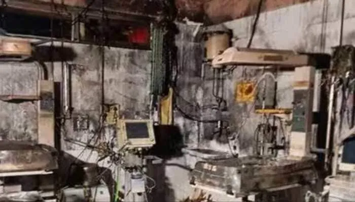 ঝাঁসি মেডিকেল কলেজ অগ্নিকাণ্ড: অগ্নিকাণ্ডের ঘটনায় অধ্যক্ষকে অপসারণ করেছে, 3 জনকে বরখাস্ত করেছে ইউপি সরকার