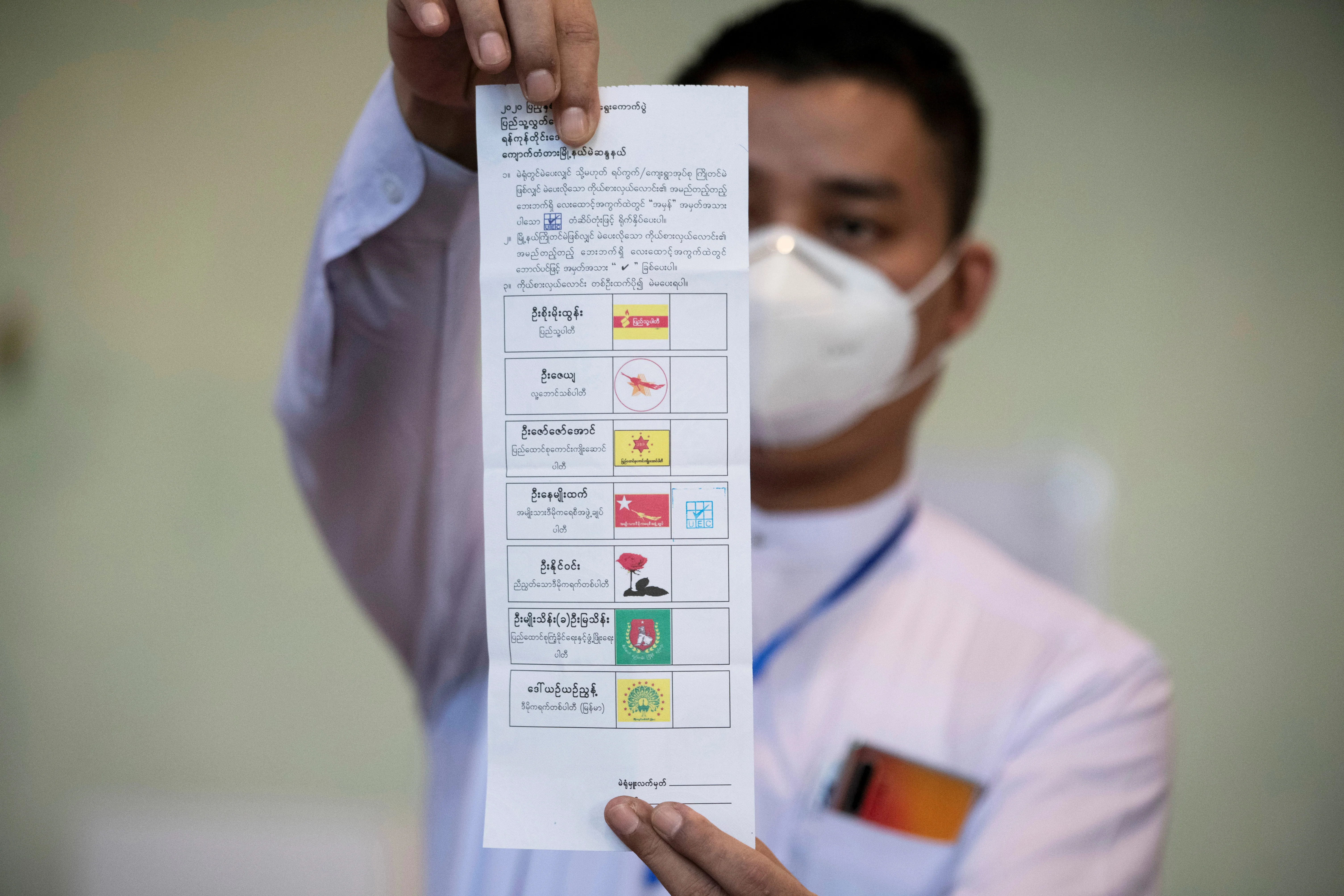 Aung San Suu Kyi in line for second term as Myanmar votes counted