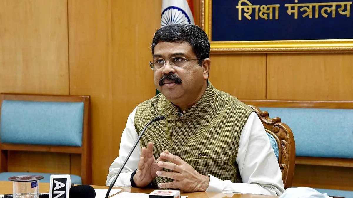 Dharmendra Pradhan reviews status of schools reopening, Covid vaccination  among teachers