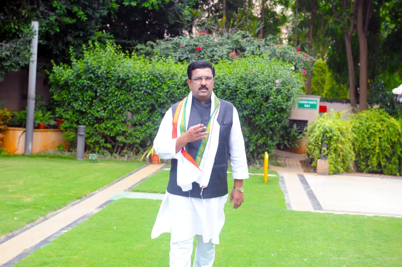 Dr. Syed Naseer Hussain Dr. Syed Naseer Hussain