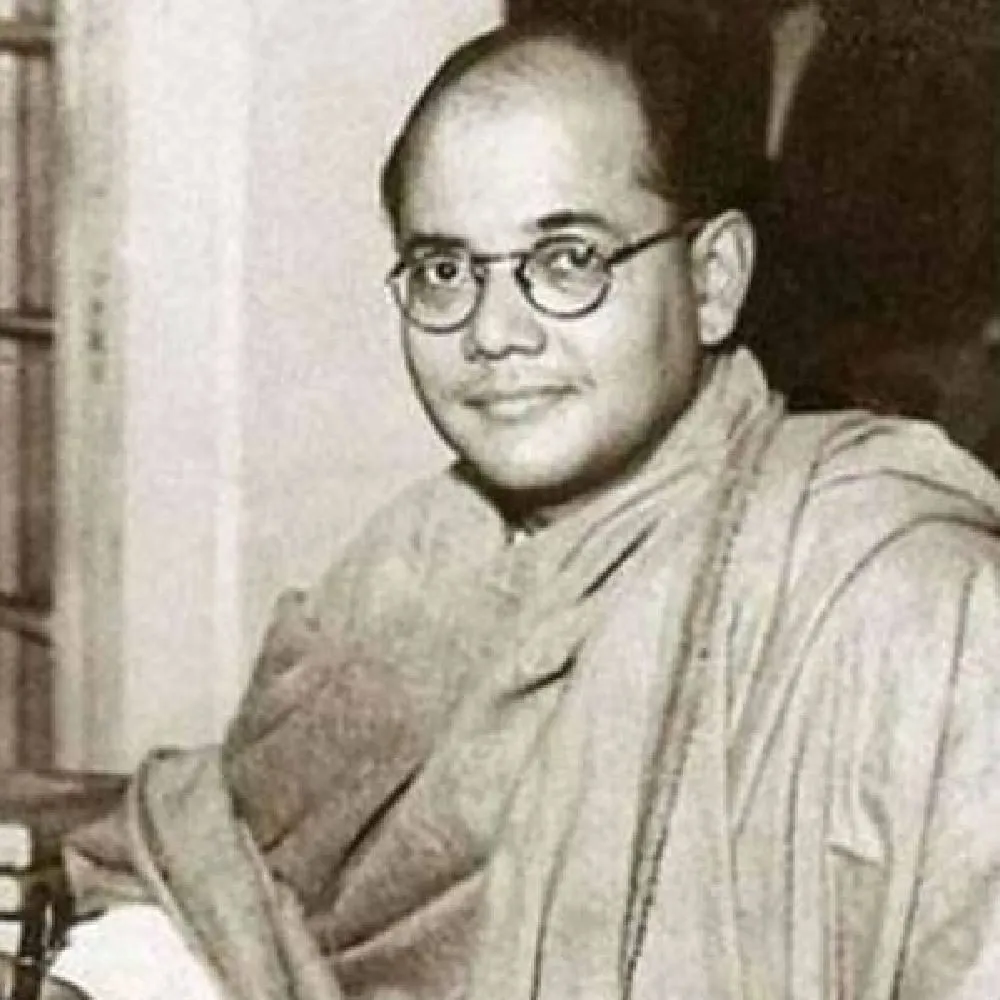 Netaji Subhas Chandra Bose: রোজ নিয়ম করে ব্যাডমিন্টন খেলতে নামতেন সুভাষচন্দ্র  বসু! - Bengali News | Indian freedom fighter Netaji Subhas Chandra Bose  loves to play Badminton | TV9 Bangla News