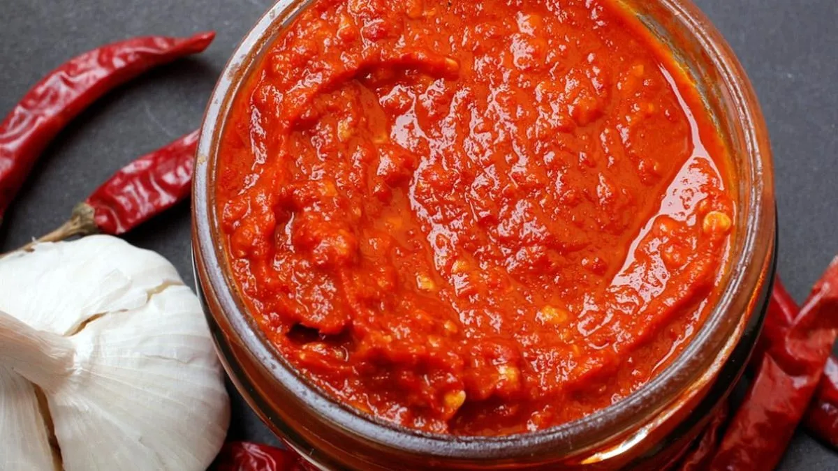 लहसून लाल मिर्च की चटनी बनाने की विधि । Lahsun Lal Mirch Ki Chutney Recipe  in Hindi