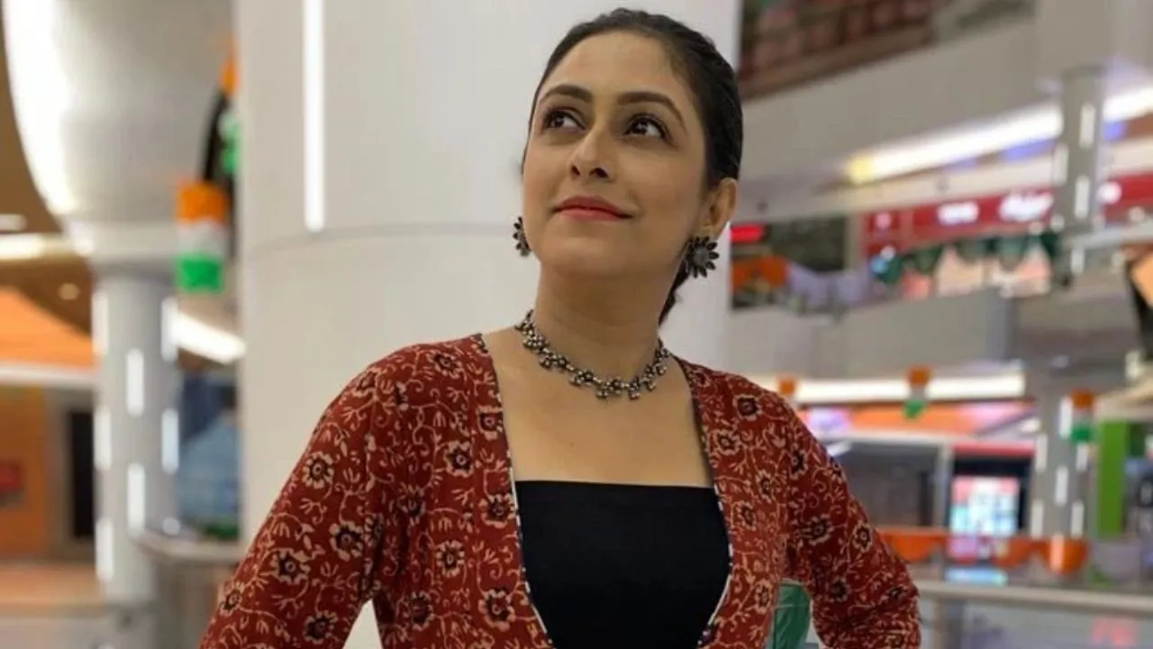 ইন্ডাস্ট্রিতে স্বজনপোষণকে সমর্থন ছোট পর্দার অভিনেত্রী স্নেহা  চট্টোপাধ্য়ায়ের - Bengali News | What did actress sneha chatterjee say  about favouritism in the tollywood industry - TV9 ...