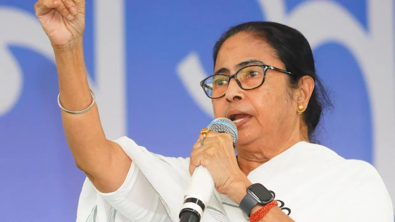 Mamata Banerjee Update: '২৬ হাজার টিচারের চাকরি খেয়ে নিল, স্কুল চলবে কী  করে!' আদালতের রায় প্রসঙ্গে বললেন মমতা - Bengali News | Mamata Banerjee  rally, poll campaign in west medinipur ...