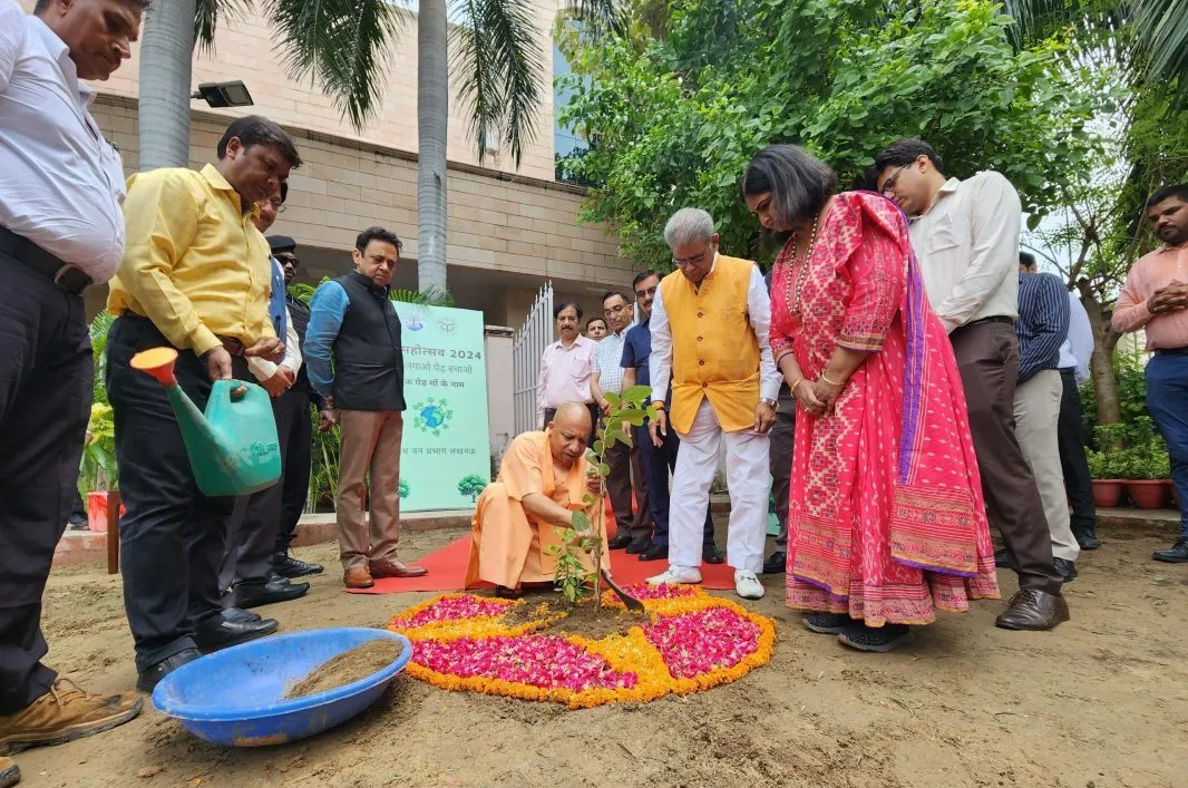 Ek Ped Maa Ke Naam: यूपी में एक पेड़ मां के नाम अभियान के तहत 20 जुलाई को  पौधरोपण