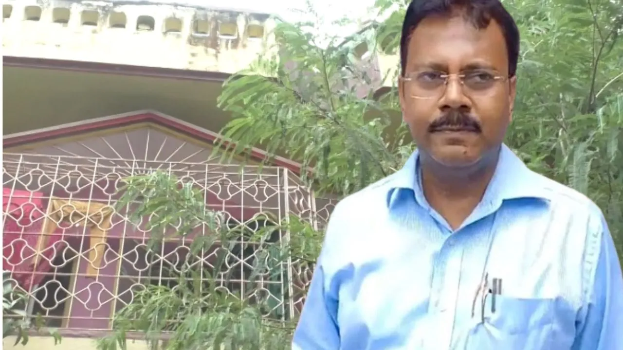 Sandip Ghosh: 'বাচ্চা হওয়ার ১৪ দিনের মধ্যে স্ত্রীর পেটে লাথি মারেন সন্দীপ,  সেলাই ফেটে যায়' - Bengali News | Sandip Ghosh: Sandip Ghosh Accused  Harassed His Wife While he Stayed In Barasat |