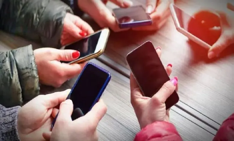 পর্নোগ্রাফি, সাইবার বুলিং, ধর্ষণ: কীভাবে শিশুদের মধ্যে মোবাইল ফোনের ব্যবহার  অপরাধকে উৎসাহিত করছে | Truth Of Bengal | Latest Bengali News Headlines |  বাংলার খবর