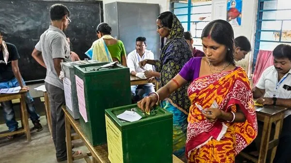 West Bengal Panchayat Election LIVE Updates: Voting halted in Dinhata,  Murshidabad; SEC to conduct re-poll? | Mint #AskBetterQuestions