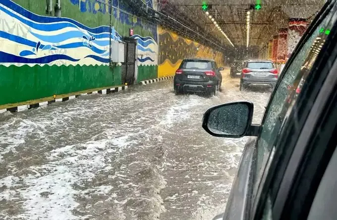 Delhi-NCR Rains LIVE: Heavy rain hits traffic Where is the way closed,  where is it open... every update