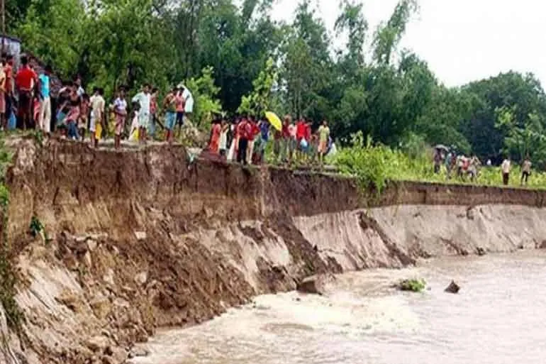 গঙ্গা ভাঙনে উদ্বেগ