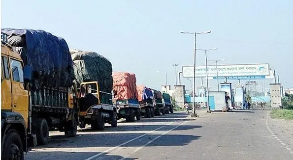 বাংলাদেশ: জ্বালানি তেলের দাম বৃদ্ধির কারণে ক্ষতিগ্রস্ত বেনাপোল বন্দর দিয়ে আমদানি