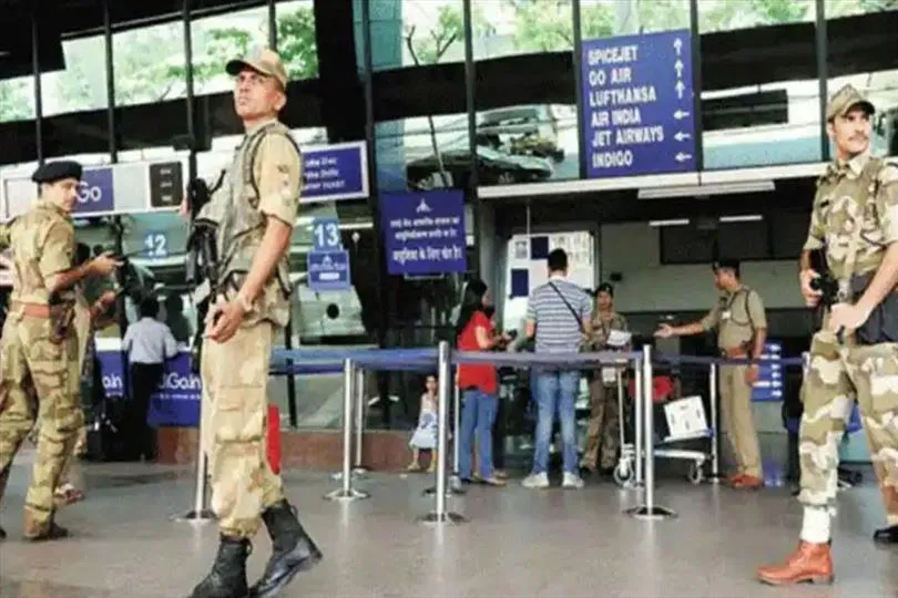 বিমানবন্দরে নিজেকে গুলি করে আত্মঘাতী CISF জওয়ান