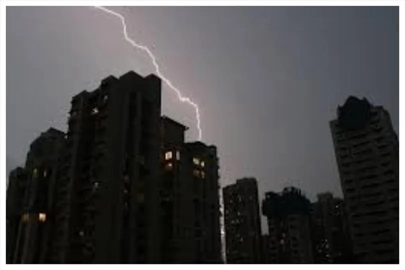 কয়েক ঘন্টার মধ্যে মুম্বাইয়ে ভারী বৃষ্টির পূর্বাভাস