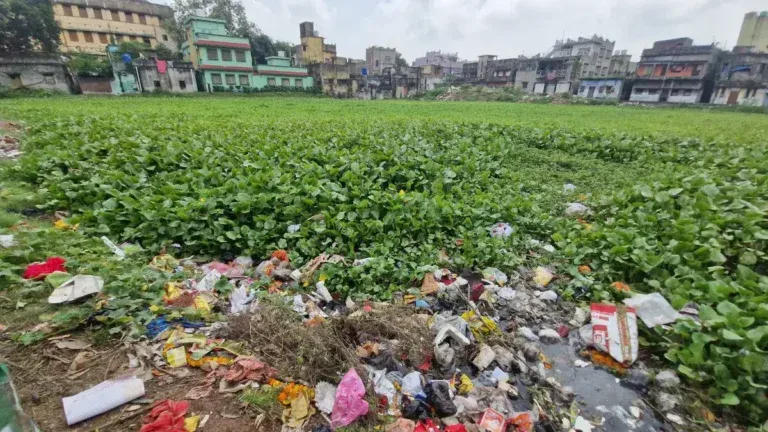 आसनसोल तालाब में गणेश जी का विसर्जन रोका निगम की लापरवाही उजागर