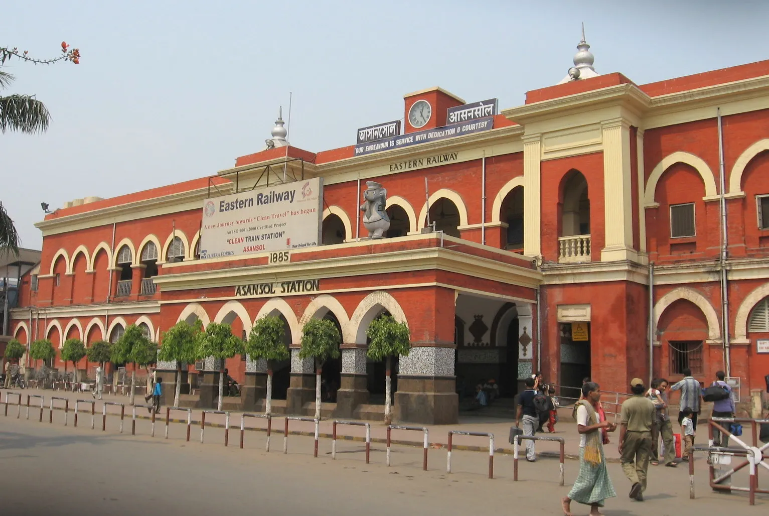 File:Asansol Railway Station.jpg - Wikimedia Commons