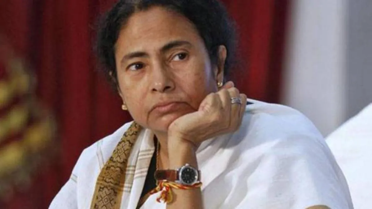 Mamata Banerjee holds first meeting of SC, ST MLAs since coming to power 8  years ago - India Today