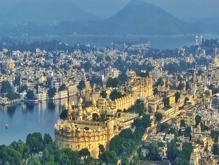 Here waterfalls like eastern India and mountains like northern India, when  tourist places across the country were deserted, then Udaipur received more  tourists than ever in history. | यहां पूर्वी भारत जैसे