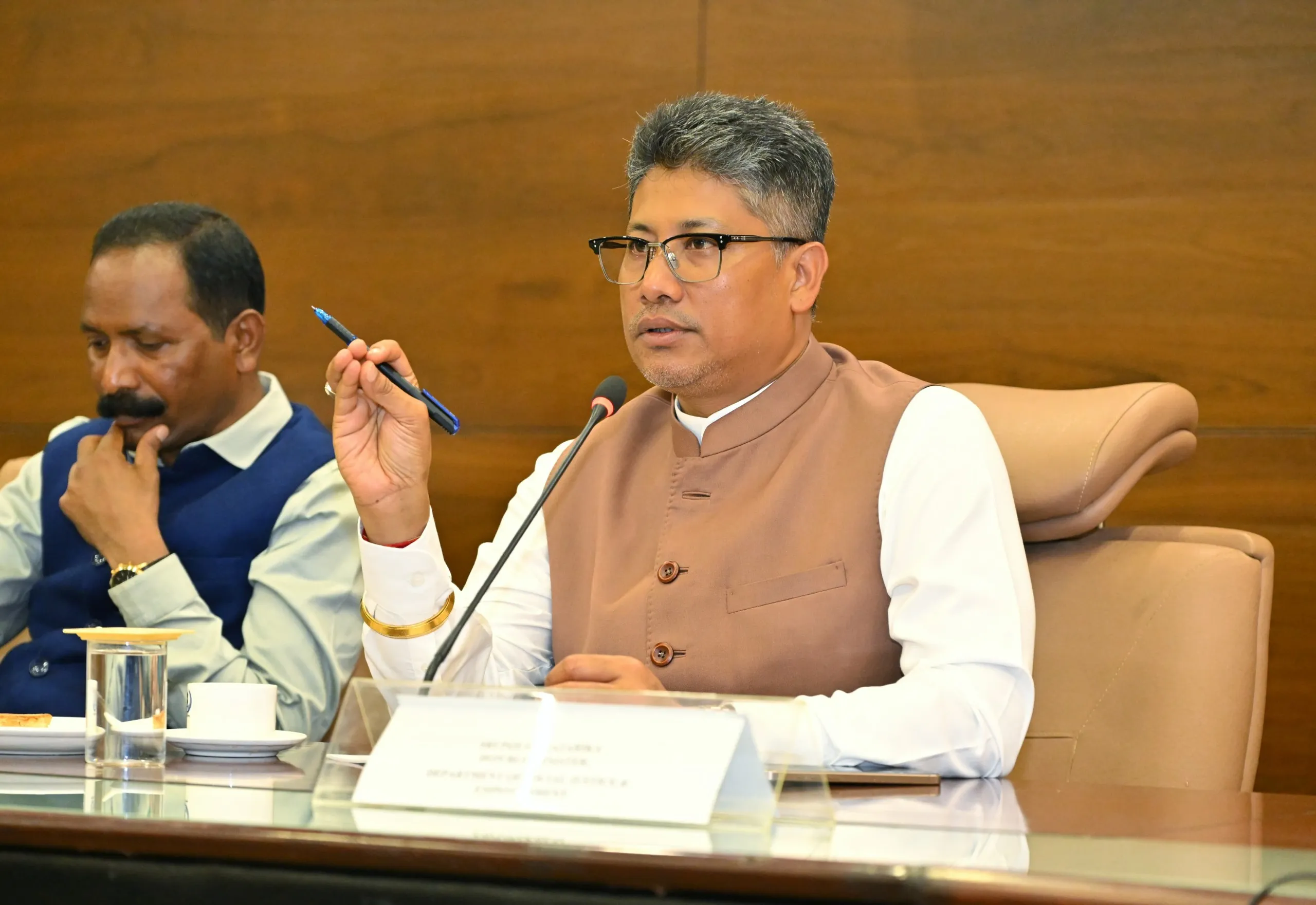 মন্ত্ৰী পীযুষ হাজৰীকা