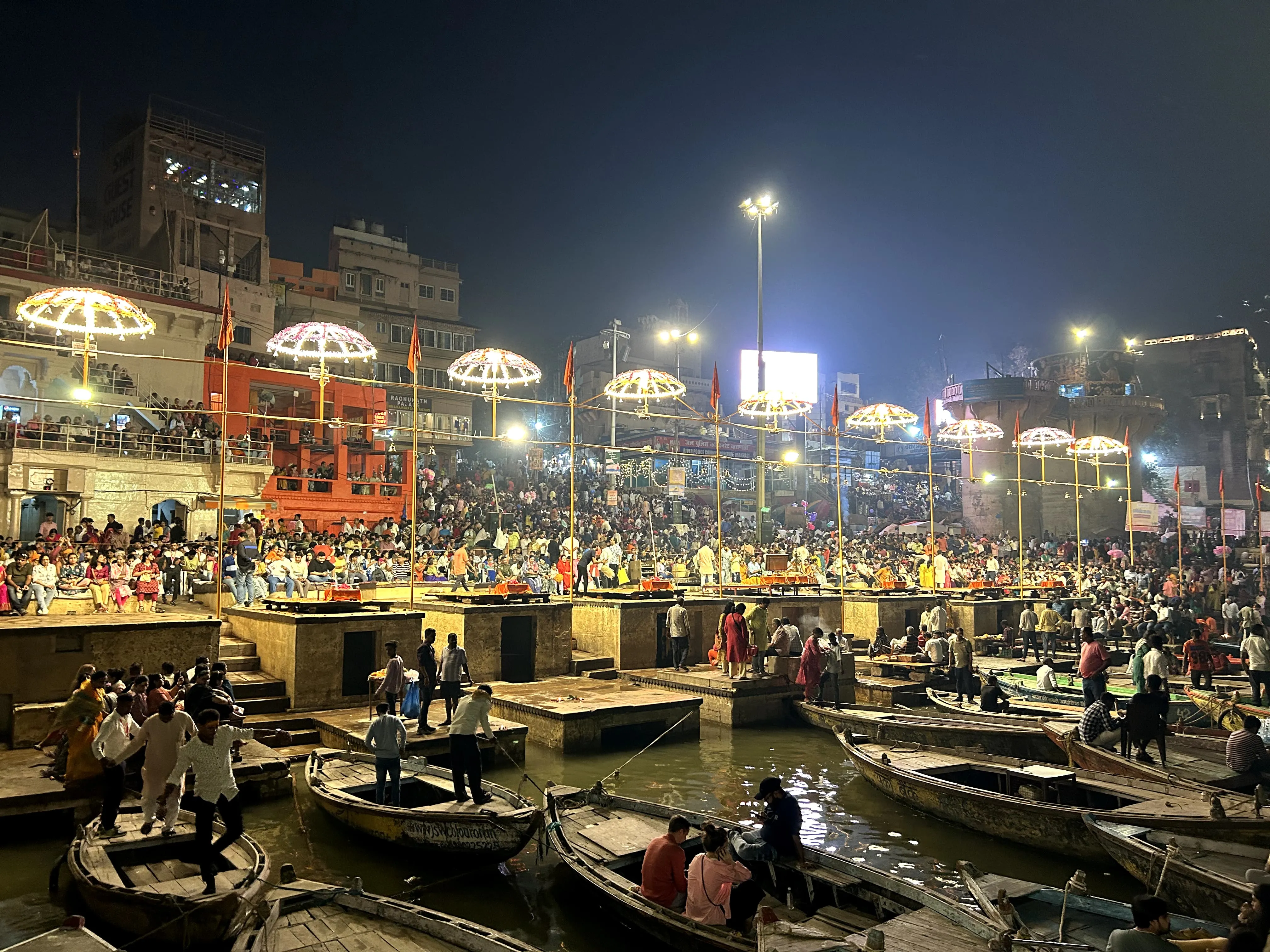দশাশ্বমেধ ঘাটৰ গংগা আঁৰতি