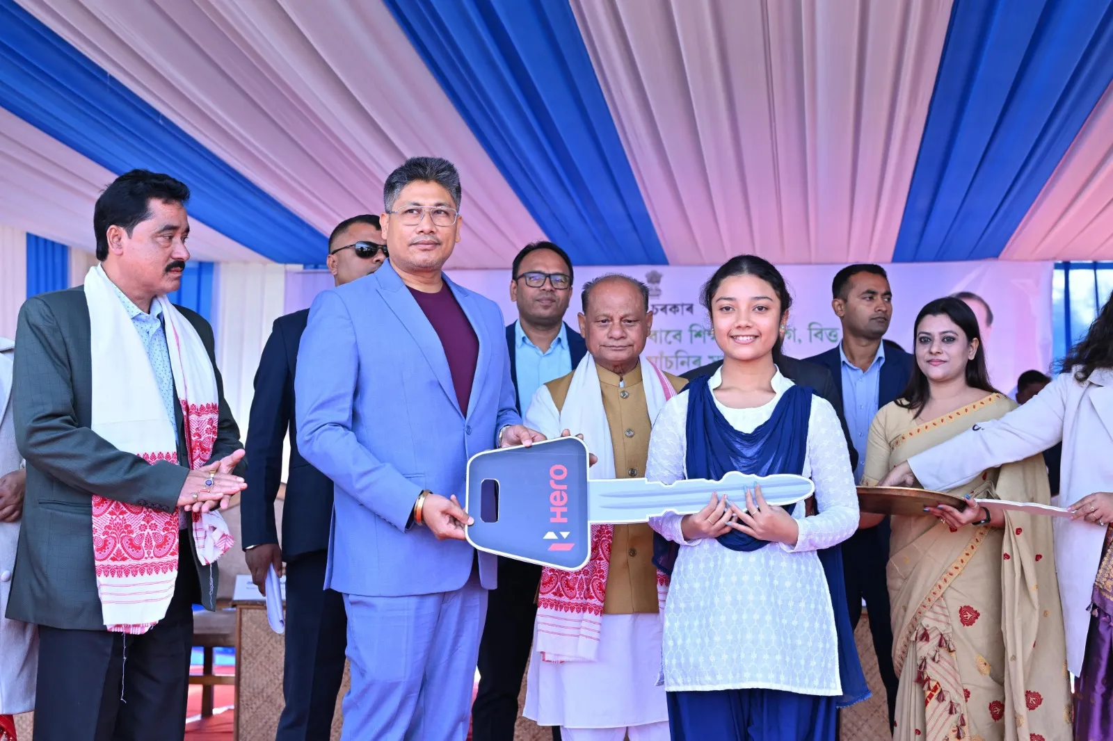 মৰিগাঁৱত বিকাশৰ দিন, বাণীকান্ত কাকতি বঁটা প্ৰদানঃ খেল মহাৰণ আৰম্ভণি