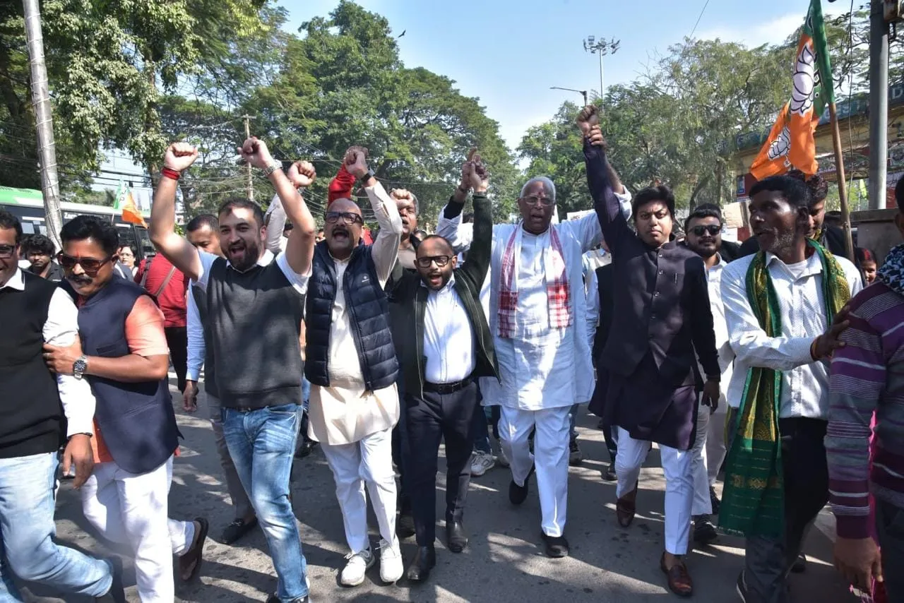 গুৱাহাটীত ভৱেশ কলিতাৰ নেতৃত্বত গুৱাহাটীত  BJP-এ কৰিলে প্ৰতিবাদ