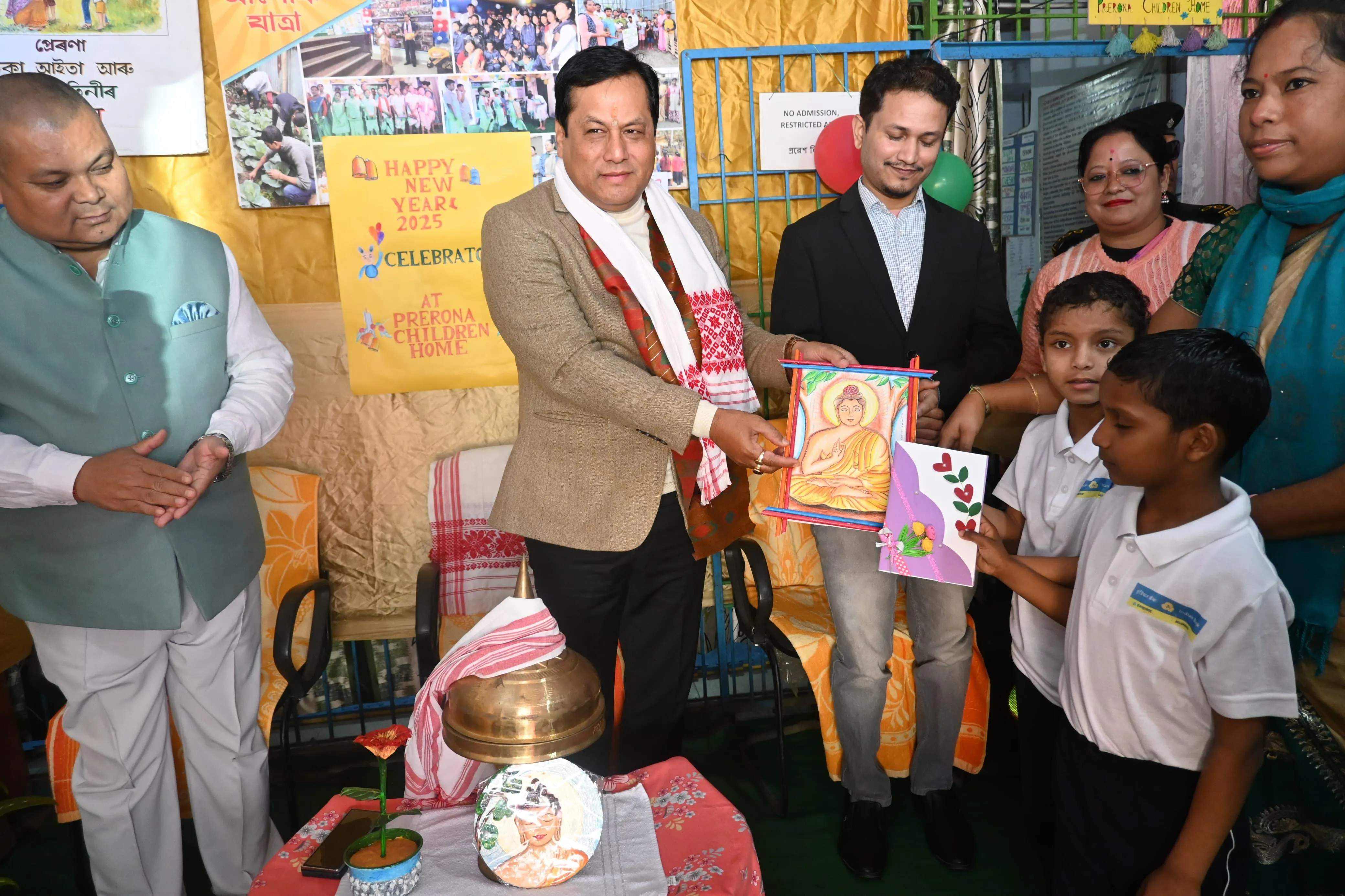 'প্ৰেৰণা শিশু গৃহ'ৰ অকণিৰ সৈতে নৱবৰ্ষ উদযাপন সৰ্বানন্দ সোণোৱালৰ