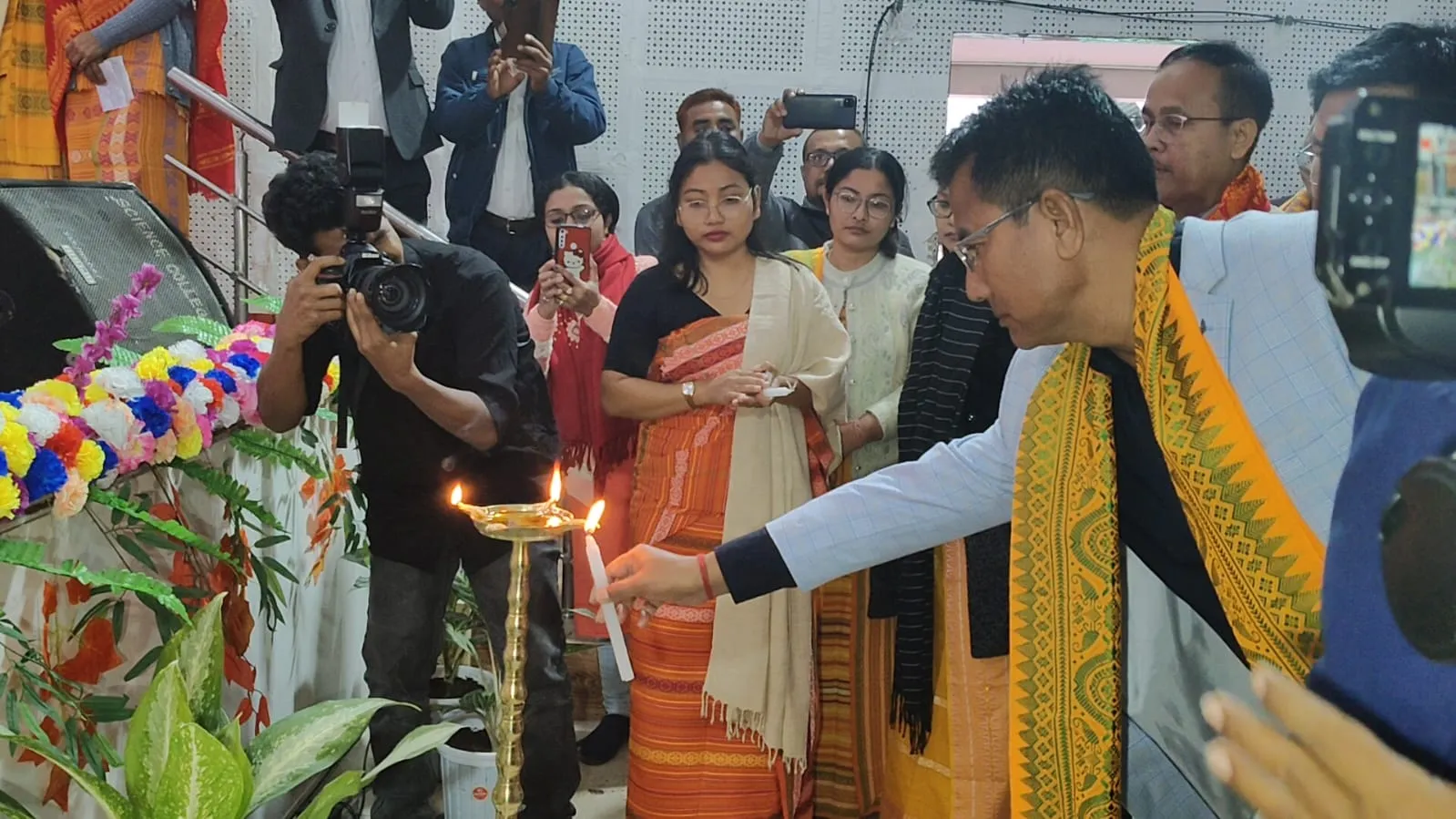আকাশবাণী কোকৰাঝাৰত ১০kW শক্তিসম্পন্ন নতুন এফএম ট্ৰেন্সমিটাৰ উদ্বোধন...