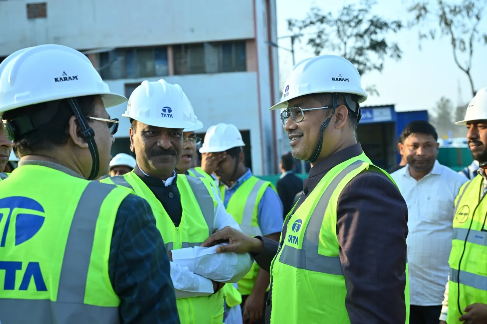 জাগীৰোডৰ ছেমি কণ্ডাক্টৰ প্ৰকল্পস্থলী পৰিদৰ্শন মন্ত্ৰী পীযুষ হাজৰীকাৰ