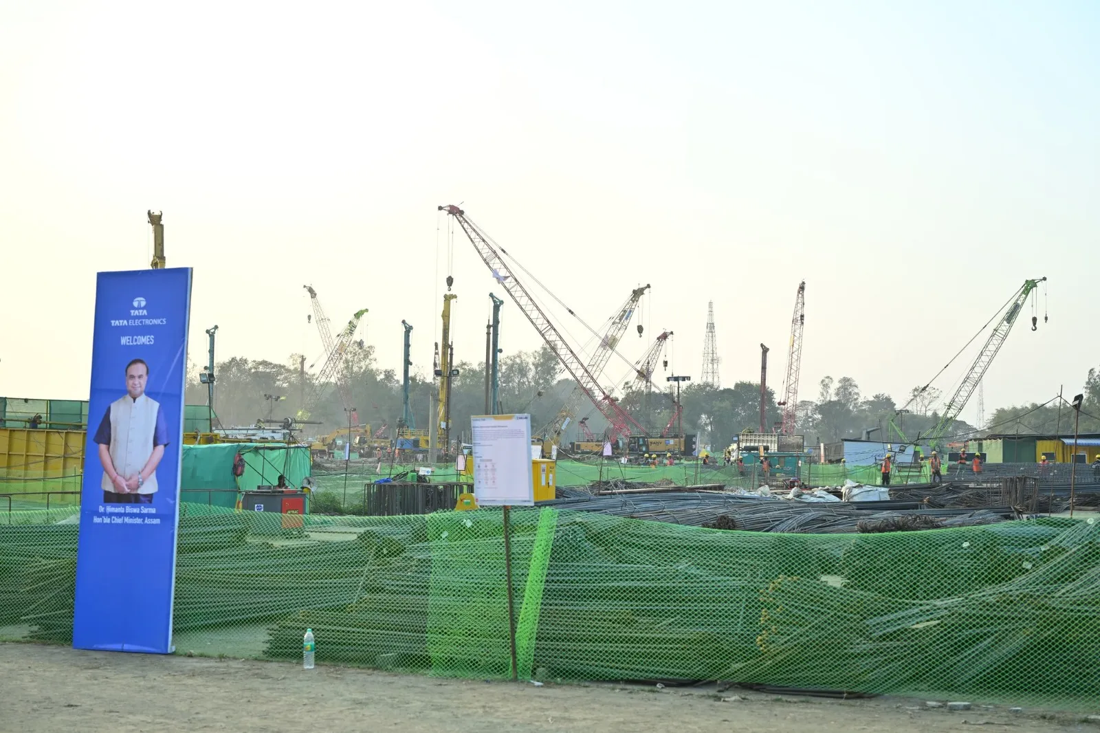 জাগীৰোডৰ ছেমি কণ্ডাক্টৰ প্ৰকল্পস্থলী পৰিদৰ্শন মন্ত্ৰী পীযুষ হাজৰীকাৰ