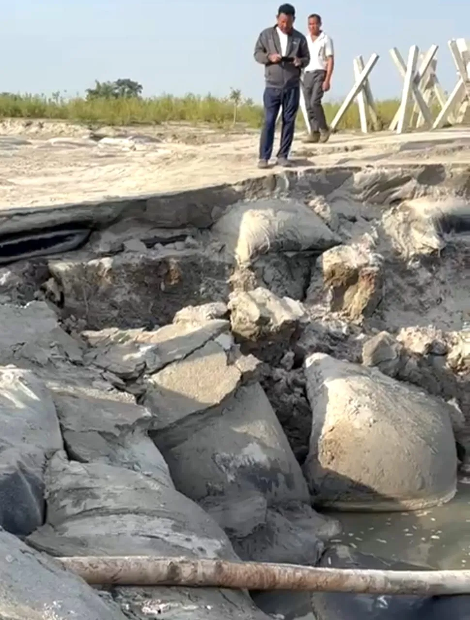 ঢকুৱাখনাৰ অস্তিত্বৰ সুৰক্ষাৰ প্ৰতি উদাসীন স্থিতি জলসম্পদ বিভাগৰ