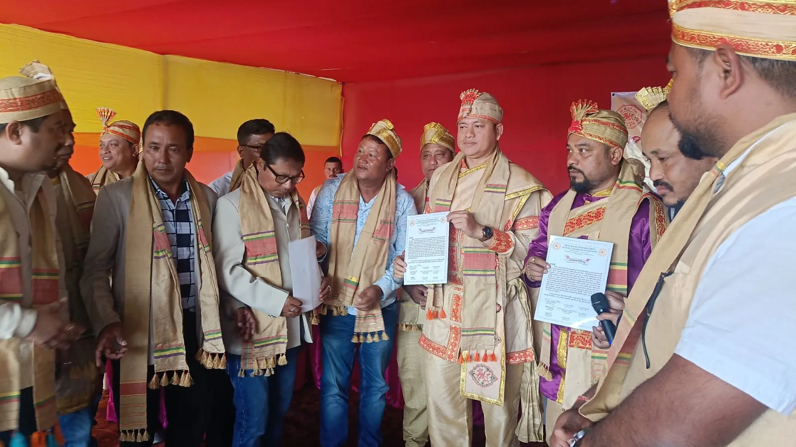 হাবুঙত টাই আহোম যুৱ পৰিষদৰ নৱনিবাৰ্চিত কেন্দ্ৰীয় সমিতিৰ শপতগ্ৰহণ অনুষ্ঠান