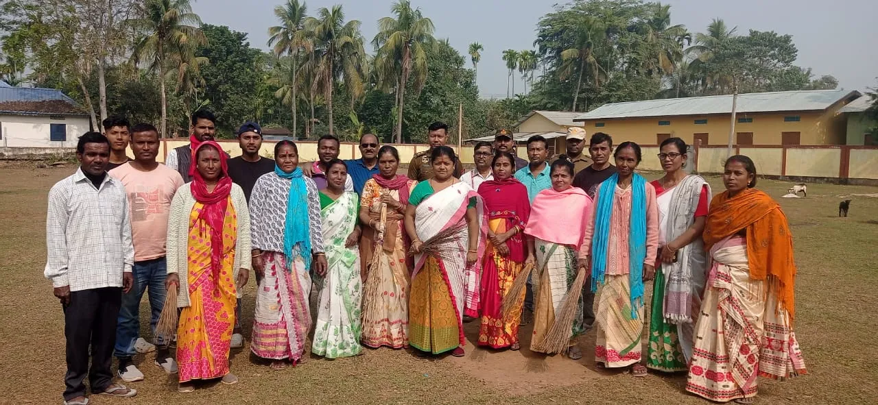 গছপৰাত গাওঁৰক্ষী বাহিনীয়ে চলালে চাফাই অভিযান 