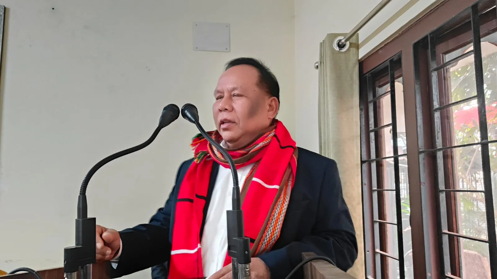 কটন বিশ্ববিদ্যালয় এলামনাই প্ৰেক্ষাগৃহত স্বপ্না বেজবৰুৱাৰ গ্ৰন্থ উন্মোচন