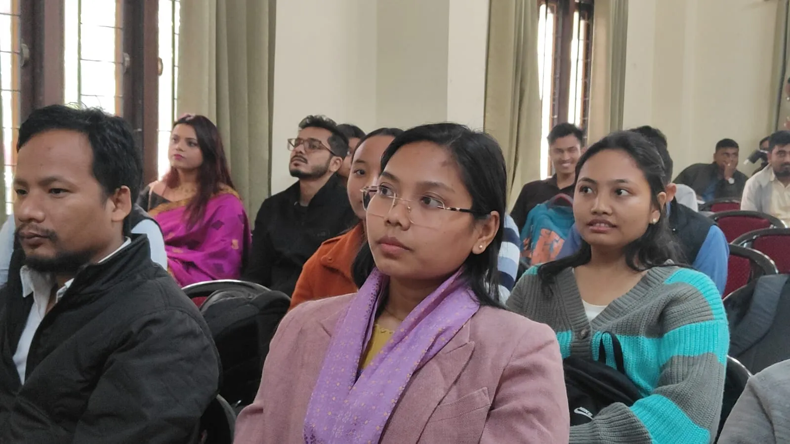 কটন বিশ্ববিদ্যালয় এলামনাই প্ৰেক্ষাগৃহত স্বপ্না বেজবৰুৱাৰ গ্ৰন্থ উন্মোচন