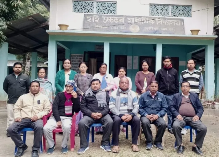 ঢকুৱাখনাত সহস্ৰাধিক শিক্ষক- কৰ্মচাৰীৰ ক'লা দিৱস পালন