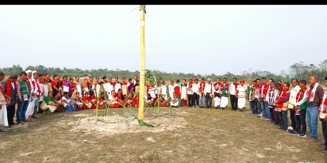 ঢকুৱাখনাত মিচিং লেদাং  তানৱ  দলে অপেৰ দ্বি-বাৰ্ষিক অধিবেশনৰ লাইখুঁটা স্থাপন
