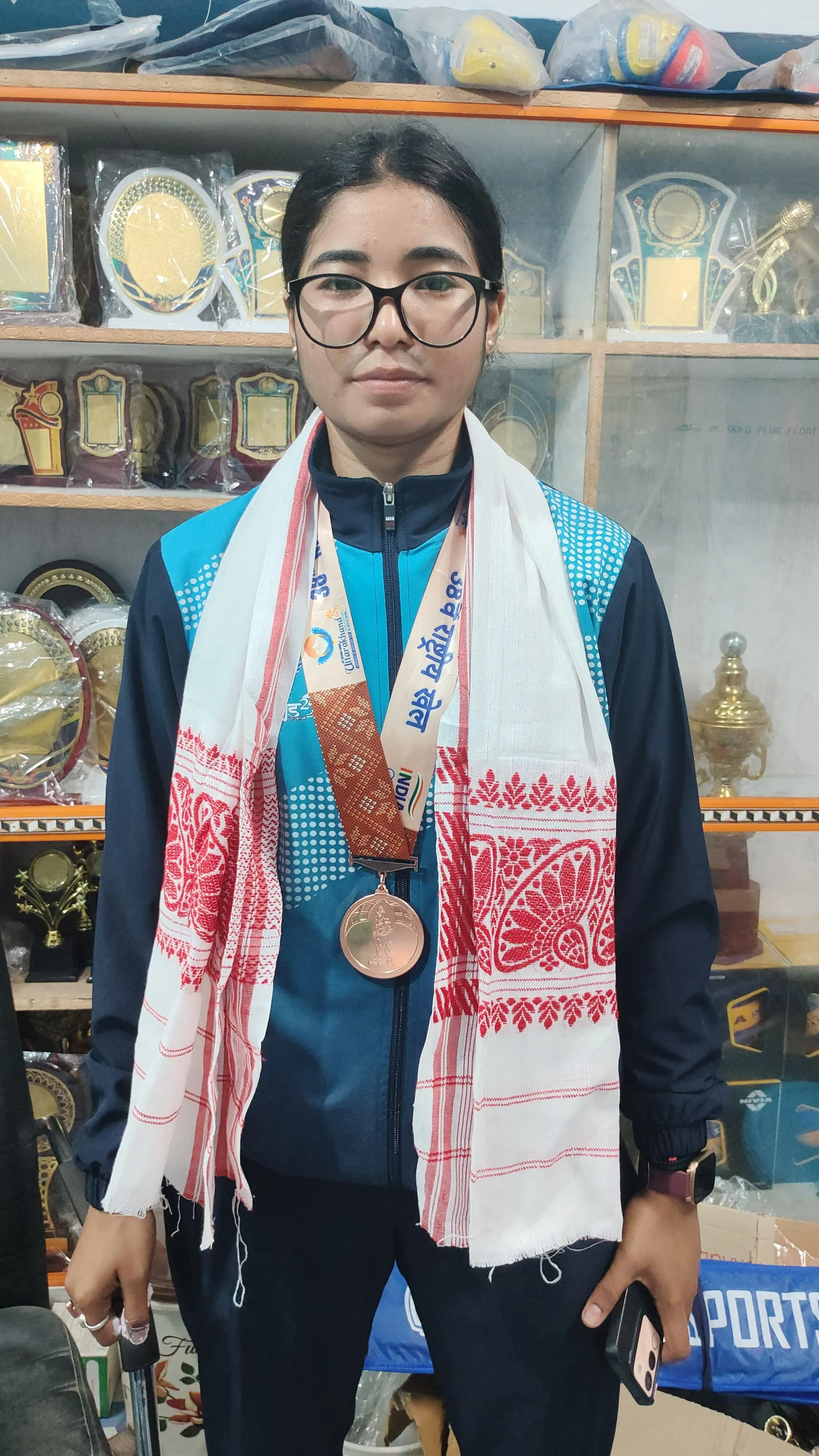 ৰাষ্ট্ৰীয় ক্ৰীড়াত ব্ৰঞ্জৰ পদক লাভ কৰা গহপুৰৰ পূৰ্ণিমা বৰাক পি পি স্প'ৰ্টছৰ সম্বৰ্ধনা...