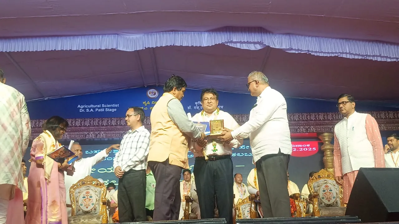 গোলাঘাটৰ জ্যেষ্ঠ সাংবাদিক - বিশিষ্ট পৰিৱেশকৰ্মী অপূৰ্ব বল্লভ গোস্বামীলৈ সন্মান