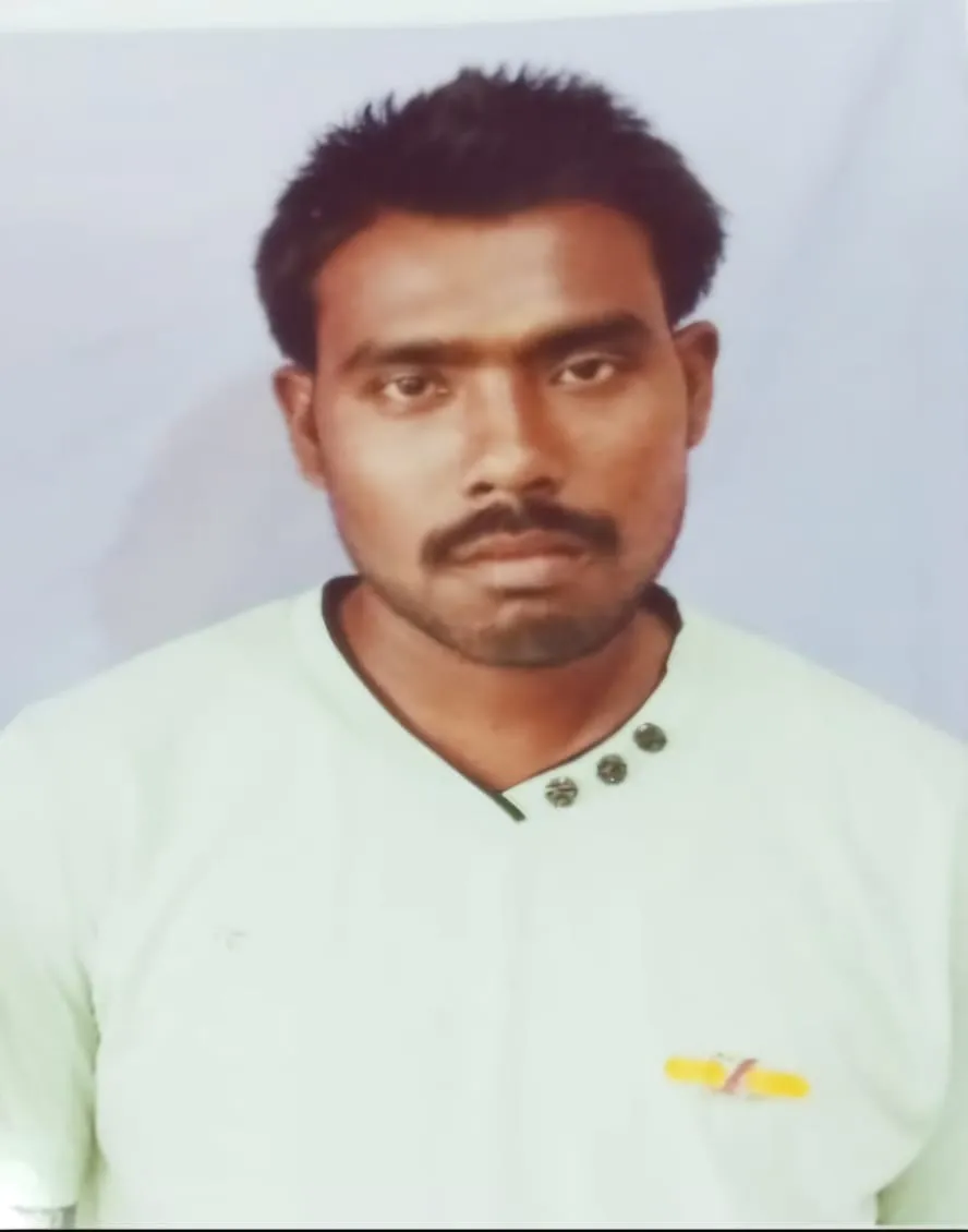 ৰে’লৰ পৰা সন্ধানহীন অসমৰ যুৱক
