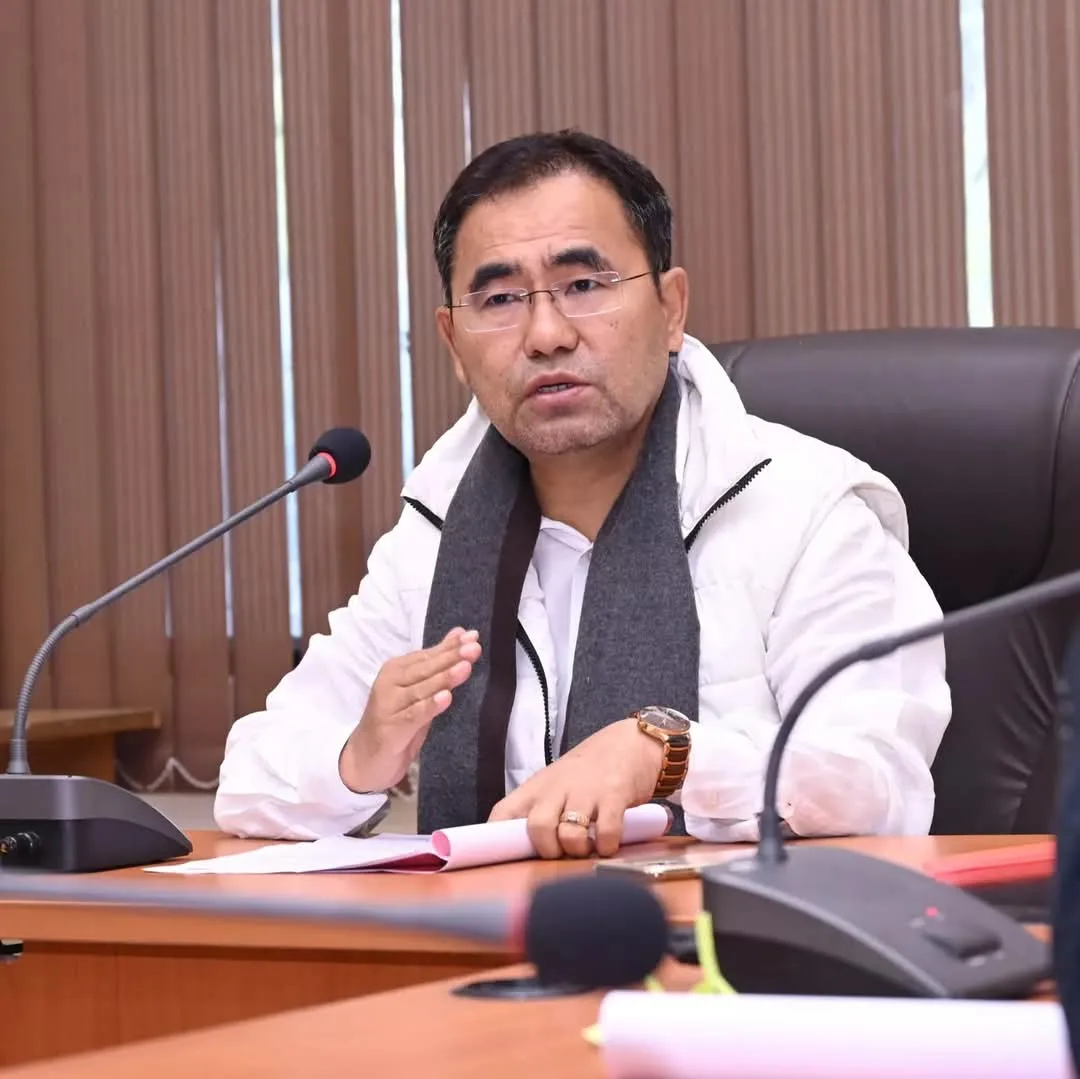 বিধায়ক, মাফিয়াৰ ভয়ত অৰণ্যত বন্য জীৱন কটাইছে আদিবাসী পৰিয়ালে