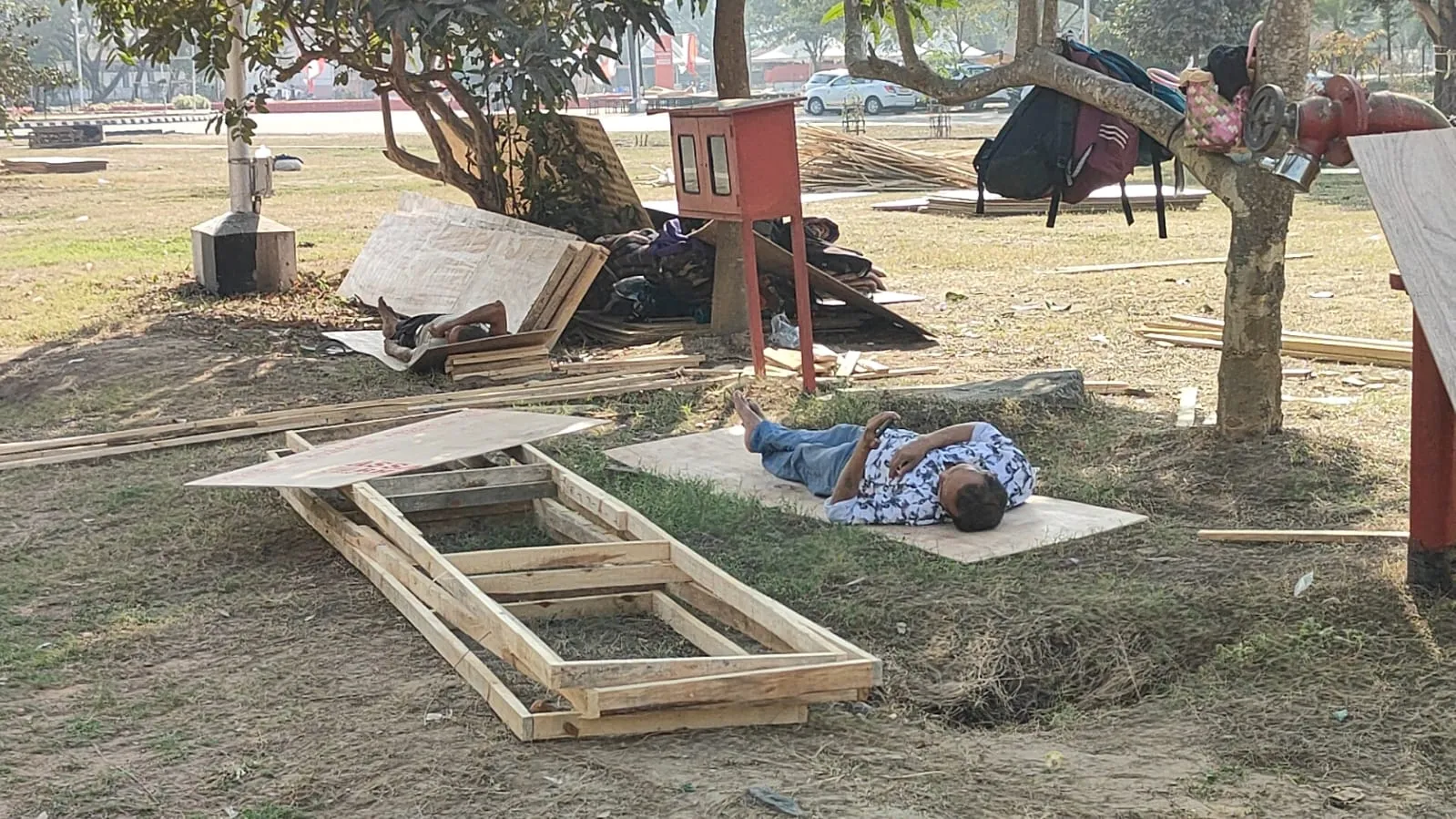 কামৰ মাজে মাজে কিছু জিৰণি