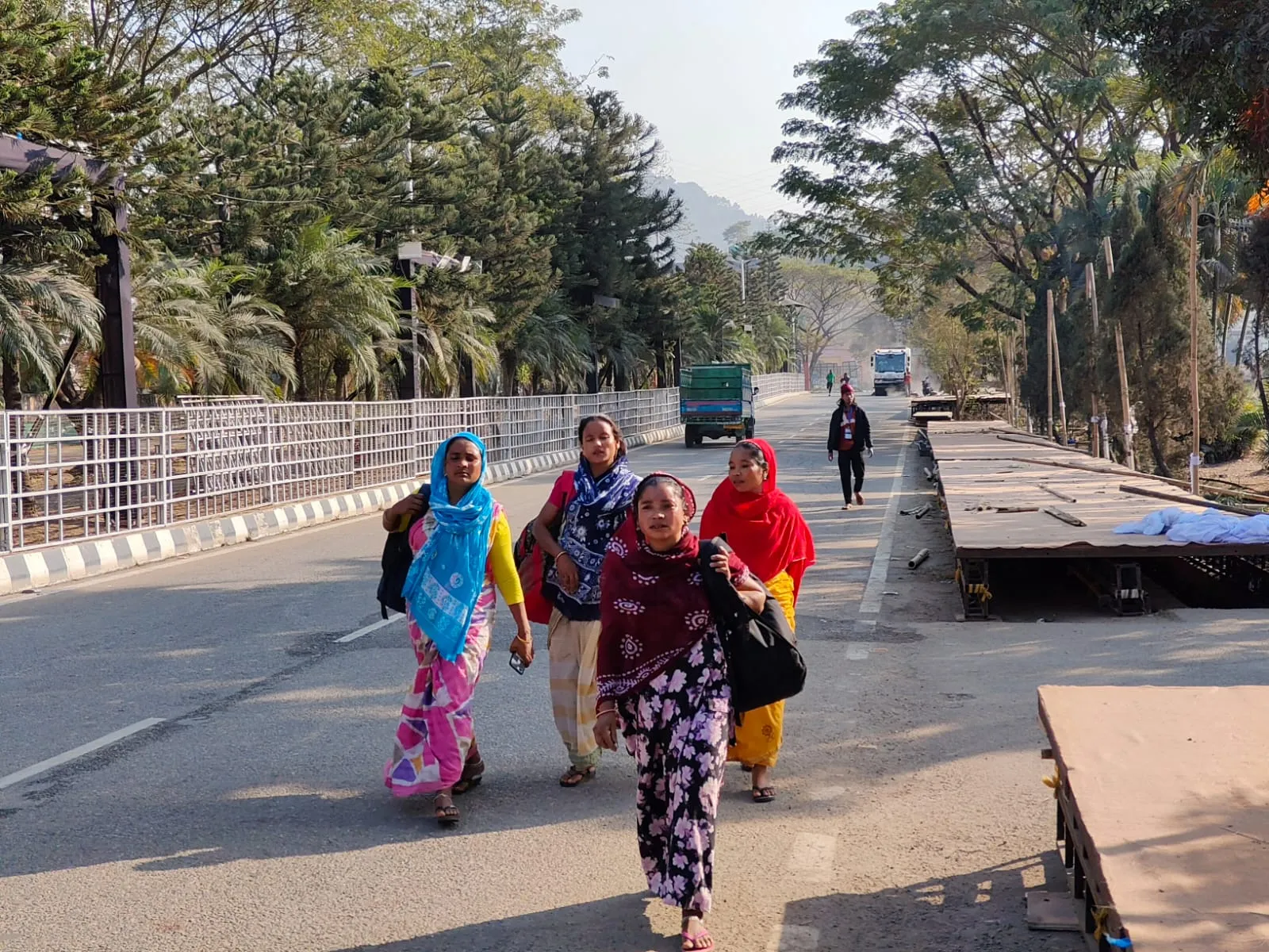 নাছনিমা হতৰ গাত তৰণি নাই